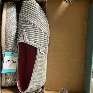 Glitter toms brand new in box runs narrow size 9